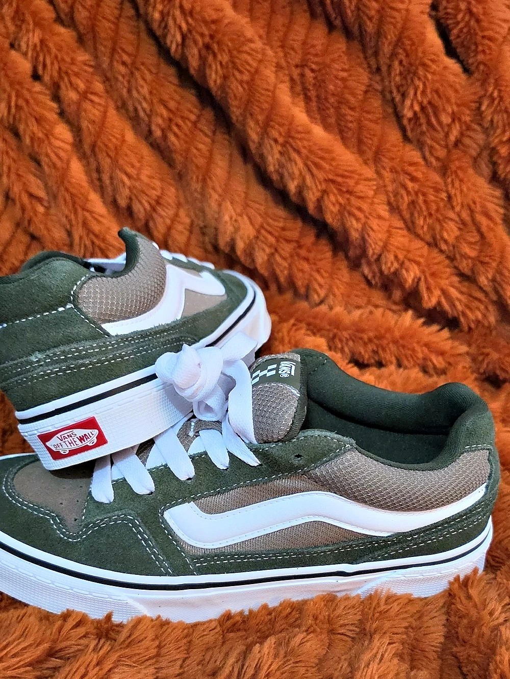 Vans Knu Skool Green & White Sneakers